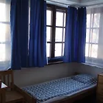 Hostel Pokoje Goscinne Victoria *
