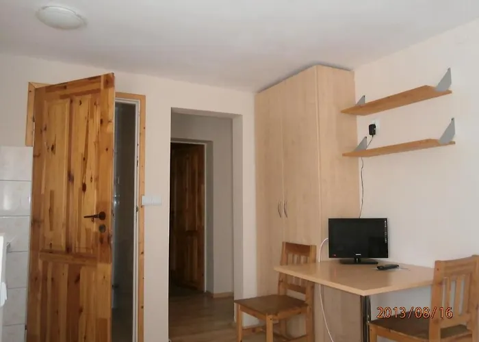 Victoria - Goscinne بيت شباب *